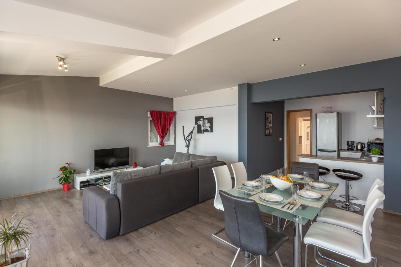 Modern Apartment Omis Exterior photo